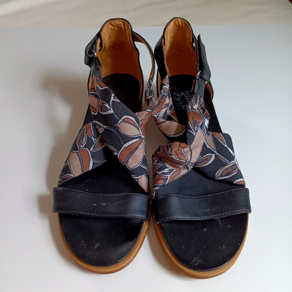 Naturalizer Ivette Wedge Sandals Size 8.5M Black - Picture 2 of 9